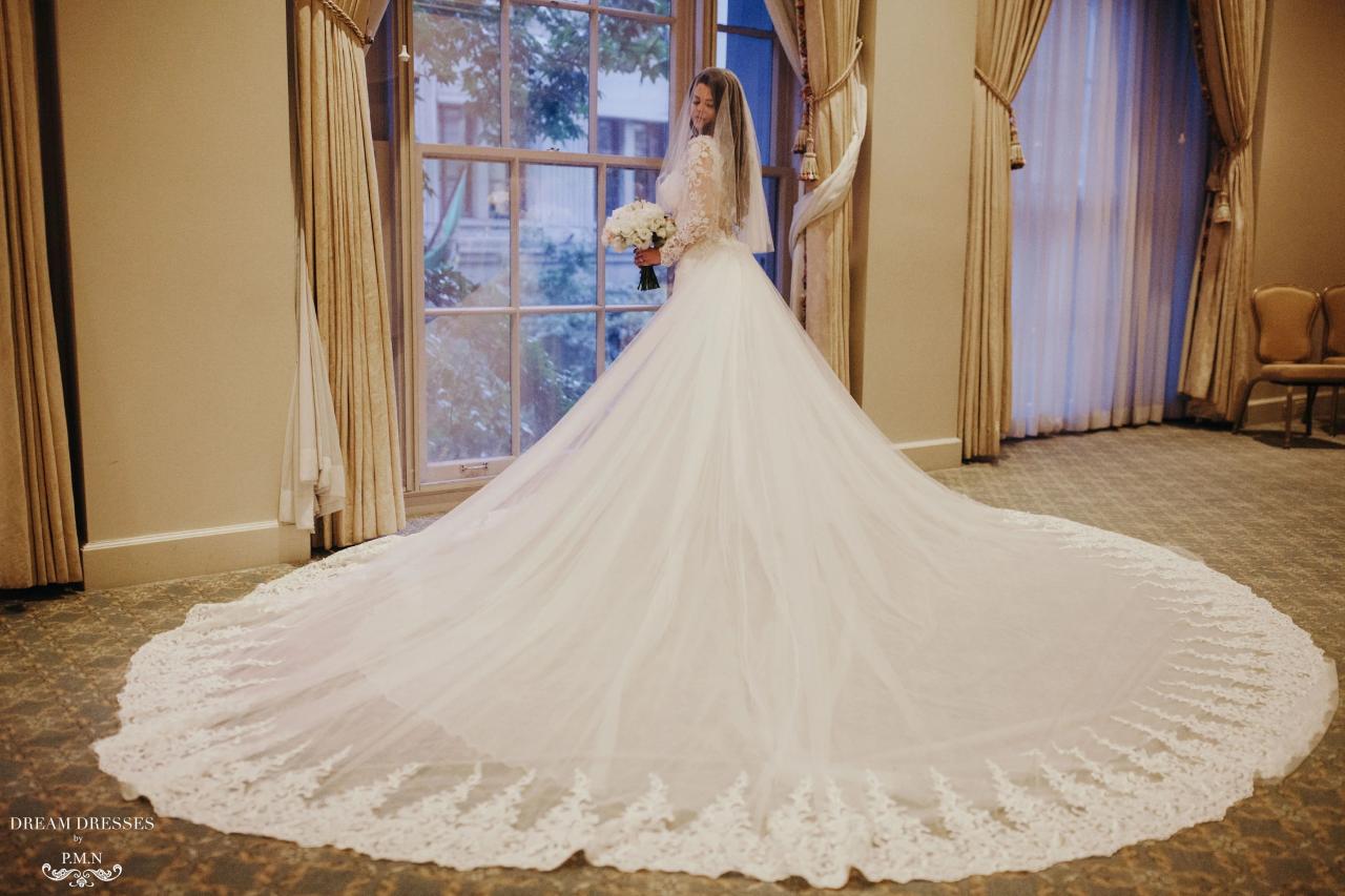 Sweep train wedding dress