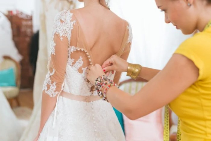 Average cost for wedding dress alterations